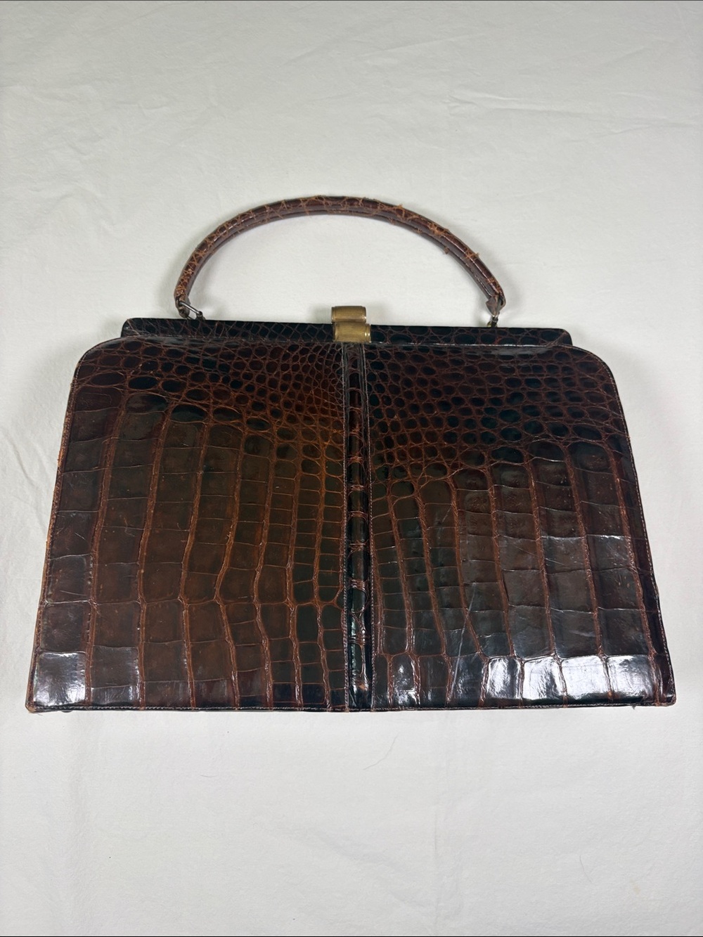 Vintage classic Brown Croc-Embossed Top Handle Bag